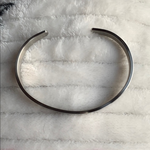 Women’s Bangle Bracelet - Picture 4 of 5